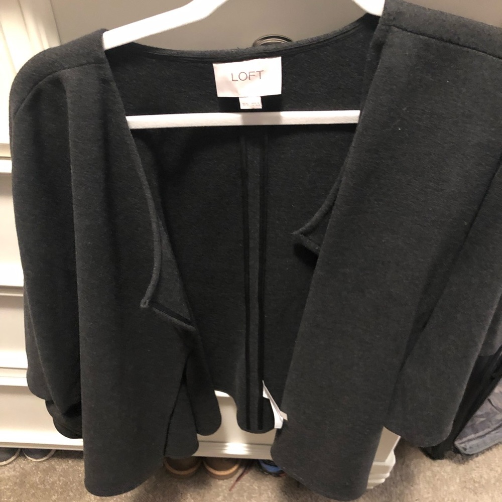 Black Loft Cape